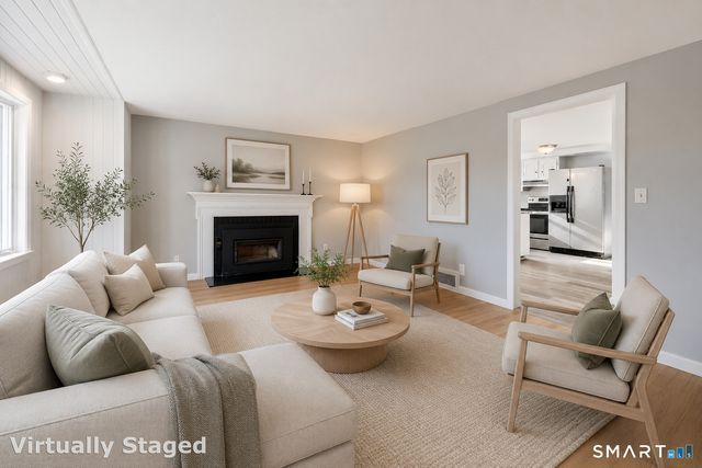 39 Whiteside Street, Newington, CT 06111