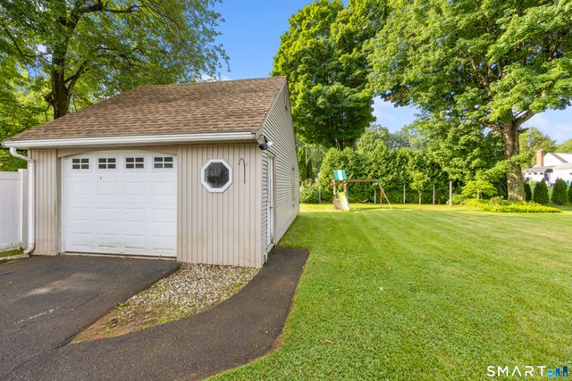 39 Whiteside Street, Newington, CT 06111