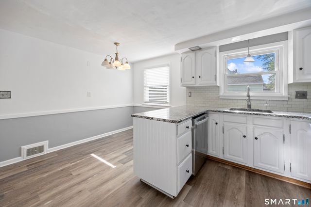 39 Whiteside Street, Newington, CT 06111