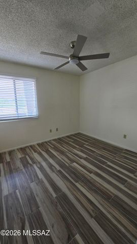 1810 E Blacklidge Dr Apt 825, Tucson, AZ 85719