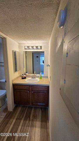 1810 E Blacklidge Dr Apt 825, Tucson, AZ 85719