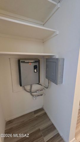 1810 E Blacklidge Dr Apt 825, Tucson, AZ 85719