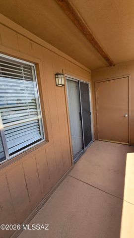 1810 E Blacklidge Dr Apt 825, Tucson, AZ 85719