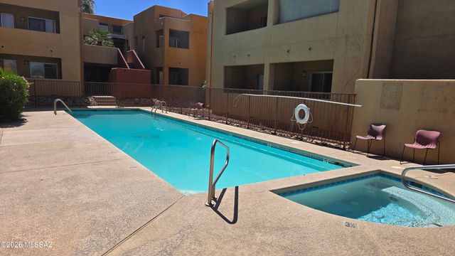 1810 E Blacklidge Dr Apt 825, Tucson, AZ 85719