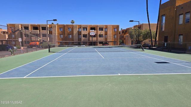 1810 E Blacklidge Dr Apt 825, Tucson, AZ 85719