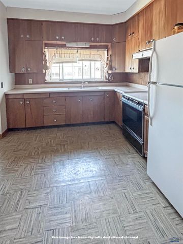 804 E MONROE, Rapid City, SD 57701