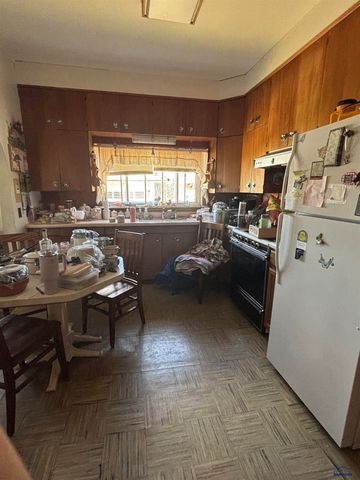 804 E MONROE, Rapid City, SD 57701