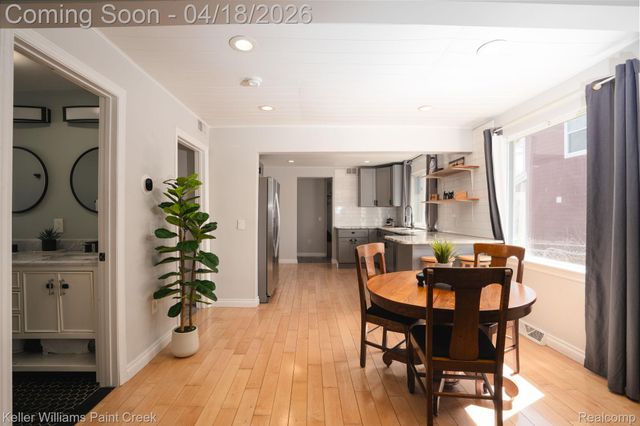 21414 Westview Avenue, Royal Oak Charter Township, MI 48220