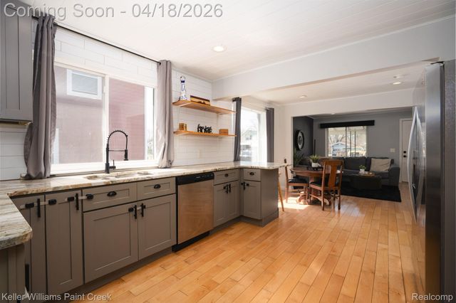 21414 Westview Avenue, Royal Oak Charter Township, MI 48220