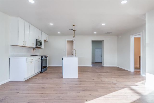 2037 NW 31st Terrace, Oklahoma City, OK 73118