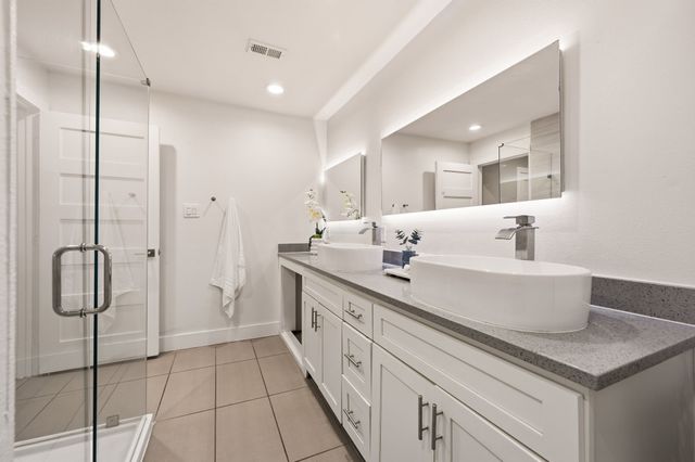 2105 Inverness Drive, Arlington, TX 76012