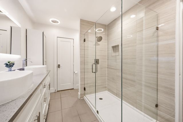 2105 Inverness Drive, Arlington, TX 76012