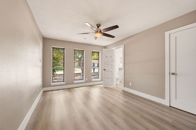 2105 Inverness Drive, Arlington, TX 76012