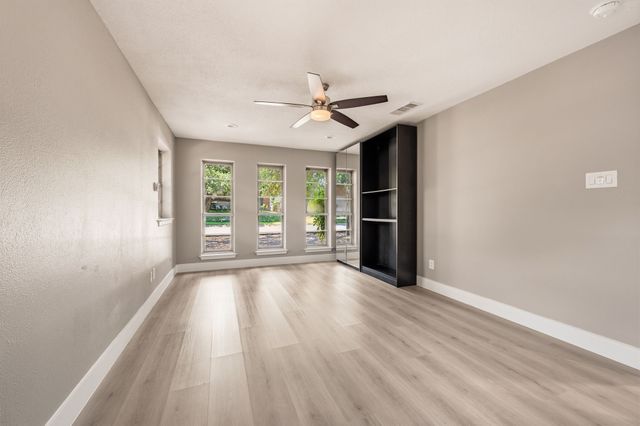 2105 Inverness Drive, Arlington, TX 76012