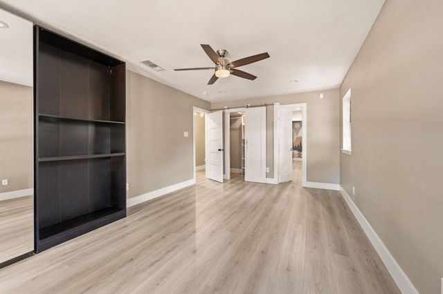 2105 Inverness Drive, Arlington, TX 76012