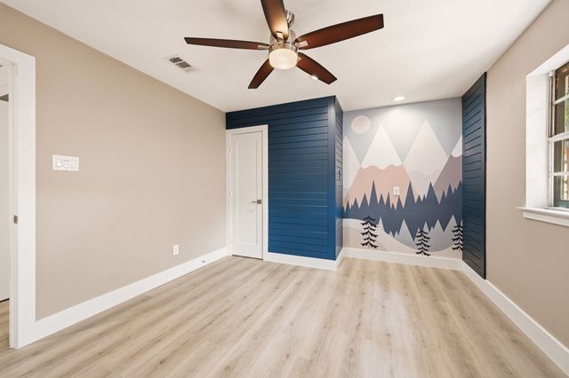 2105 Inverness Drive, Arlington, TX 76012