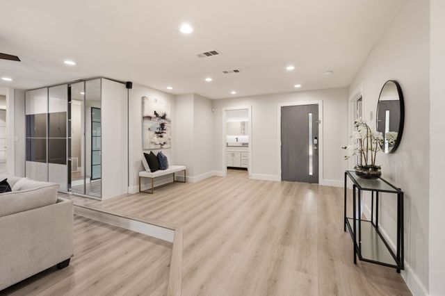 2105 Inverness Drive, Arlington, TX 76012