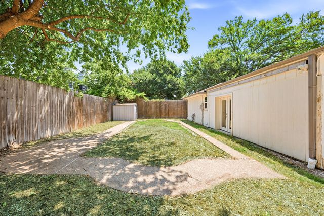 2105 Inverness Drive, Arlington, TX 76012