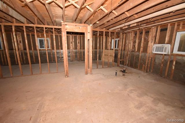 130 Reid Street, Grand Blanc, MI 48439