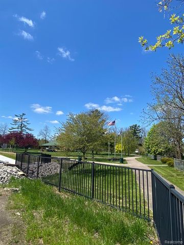 130 Reid Street, Grand Blanc, MI 48439