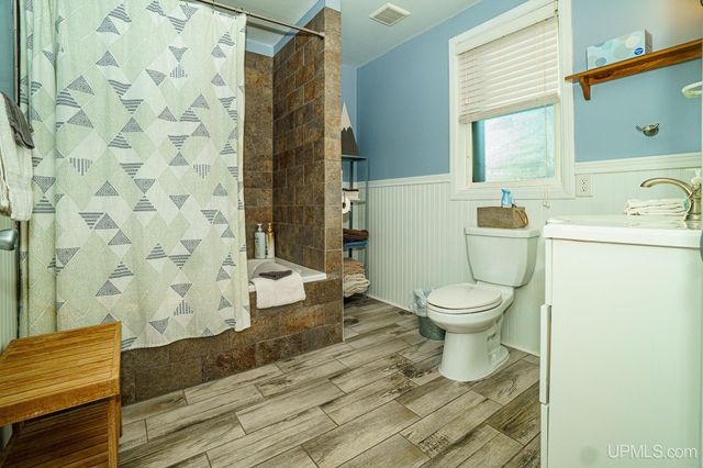 707 Plymouth Road, Wakefield, MI 49968