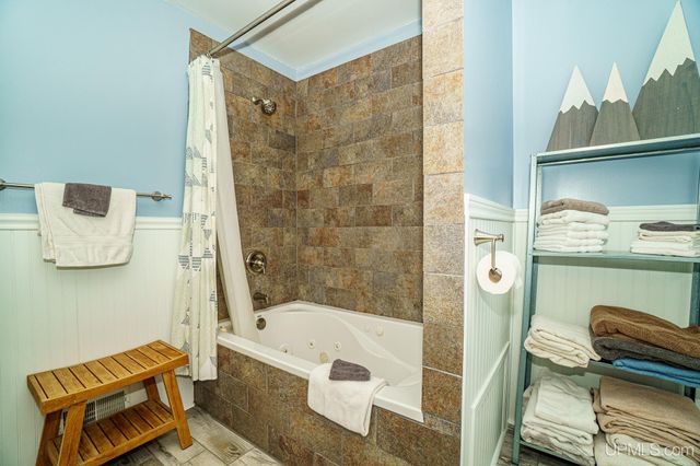 707 Plymouth Road, Wakefield, MI 49968