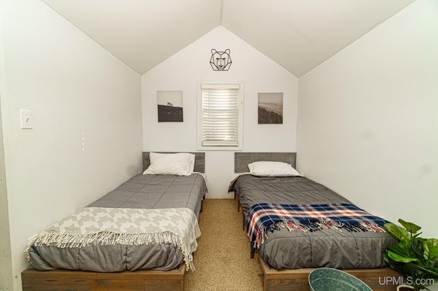 707 Plymouth Road, Wakefield, MI 49968