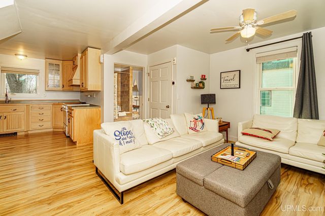 707 Plymouth Road, Wakefield, MI 49968