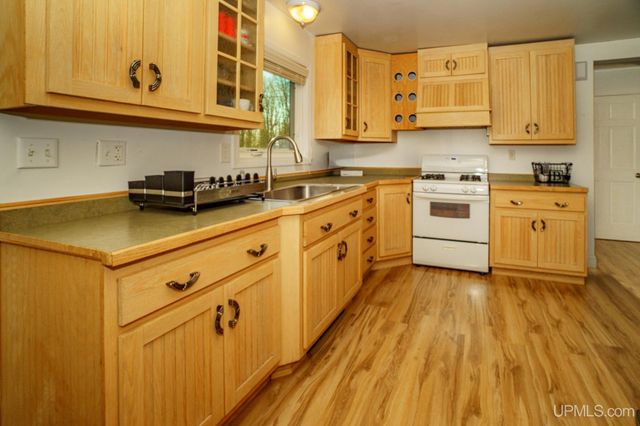 707 Plymouth Road, Wakefield, MI 49968