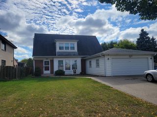 1001 E Callero Circle 1, Mount Prospect, IL 60056