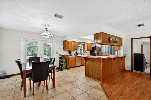 5390 EAST AVENUE, De Leon Springs, FL 32130