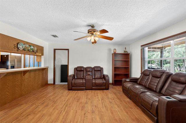 5390 EAST AVENUE, De Leon Springs, FL 32130