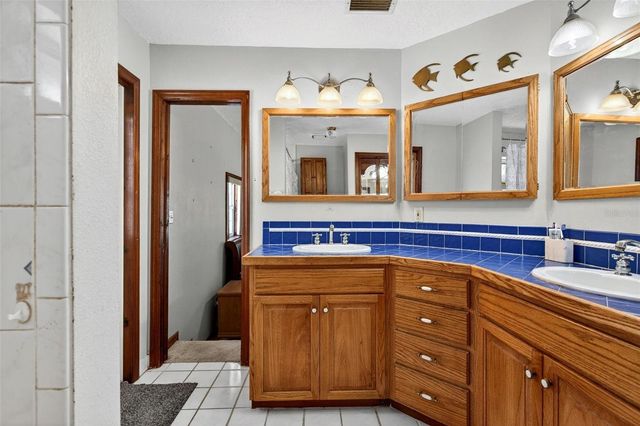 5390 EAST AVENUE, De Leon Springs, FL 32130