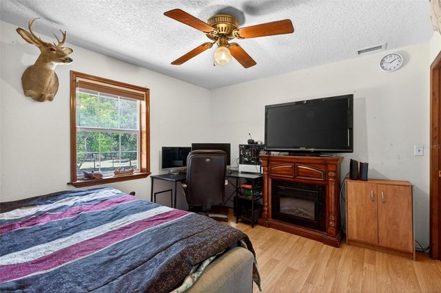 5390 EAST AVENUE, De Leon Springs, FL 32130