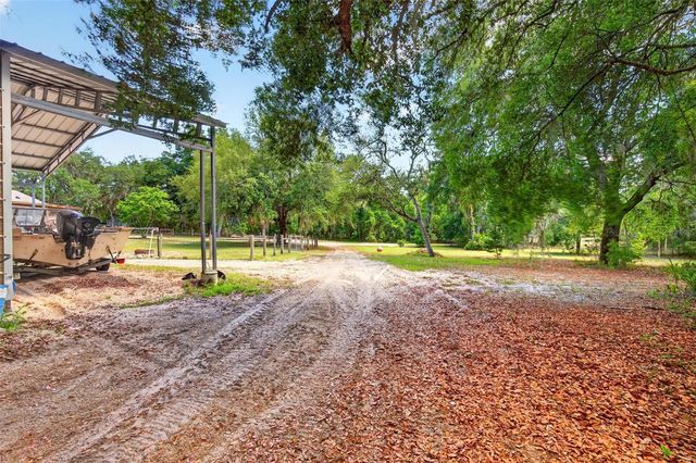 5390 EAST AVENUE, De Leon Springs, FL 32130