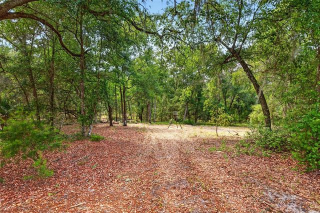 5390 EAST AVENUE, De Leon Springs, FL 32130