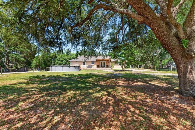 5390 EAST AVENUE, De Leon Springs, FL 32130