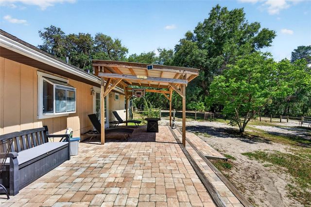 5390 EAST AVENUE, De Leon Springs, FL 32130