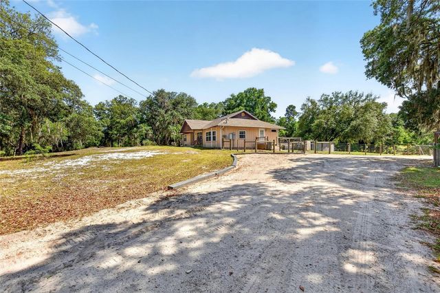 5390 EAST AVENUE, De Leon Springs, FL 32130