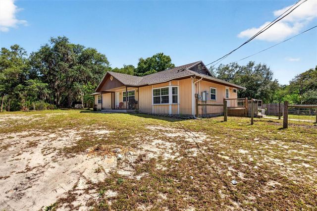 5390 EAST AVENUE, De Leon Springs, FL 32130