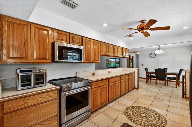 5390 EAST AVENUE, De Leon Springs, FL 32130