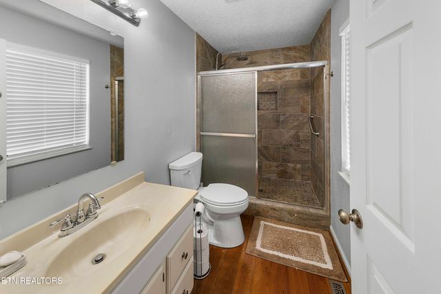 114 Anderson St, Sweetwater, TN 37874