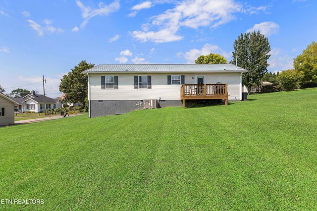 114 Anderson St, Sweetwater, TN 37874