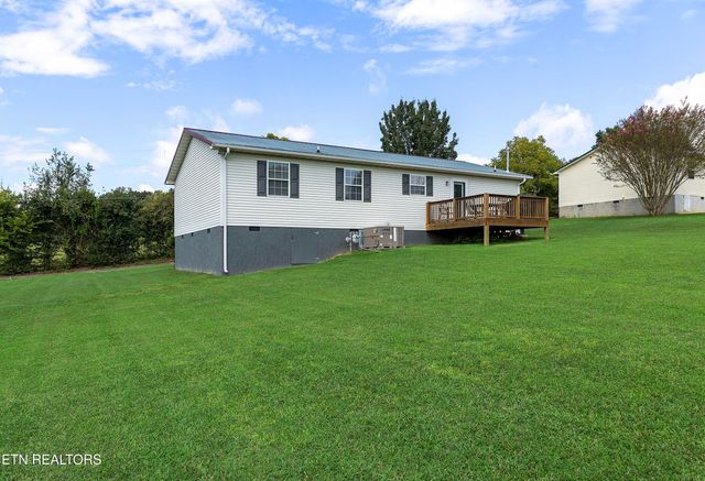 114 Anderson St, Sweetwater, TN 37874