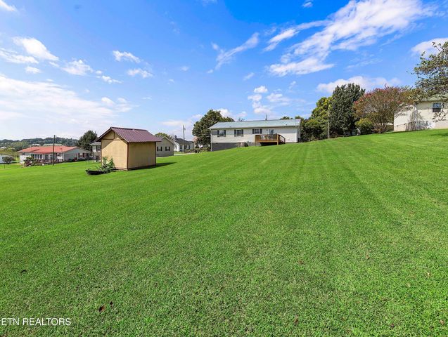 114 Anderson St, Sweetwater, TN 37874