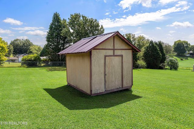 114 Anderson St, Sweetwater, TN 37874