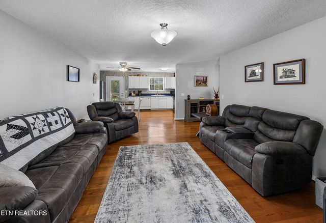114 Anderson St, Sweetwater, TN 37874
