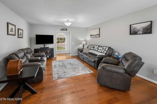114 Anderson St, Sweetwater, TN 37874