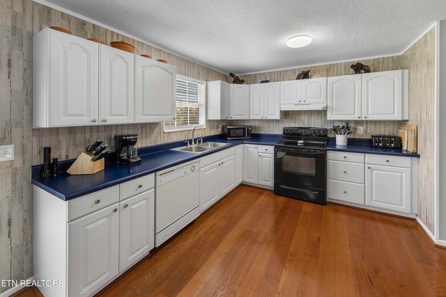 114 Anderson St, Sweetwater, TN 37874