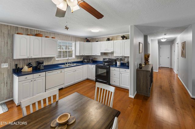 114 Anderson St, Sweetwater, TN 37874